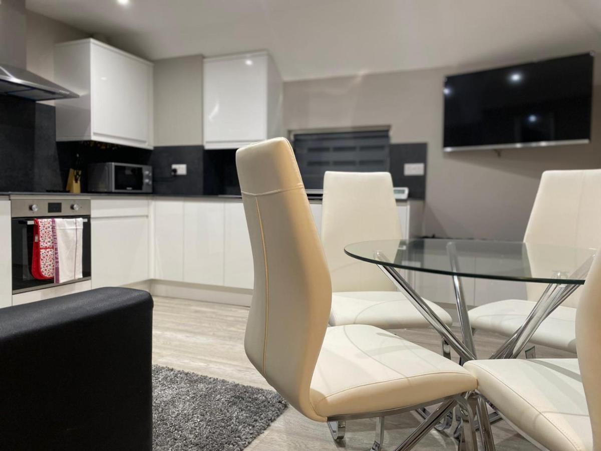 Amazing Central High Street Self Contained Apartments By Syl วัตฟอร์ด ภายนอก รูปภาพ