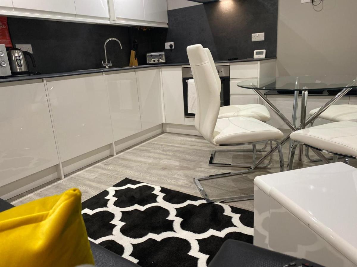 Amazing Central High Street Self Contained Apartments By Syl วัตฟอร์ด ภายนอก รูปภาพ